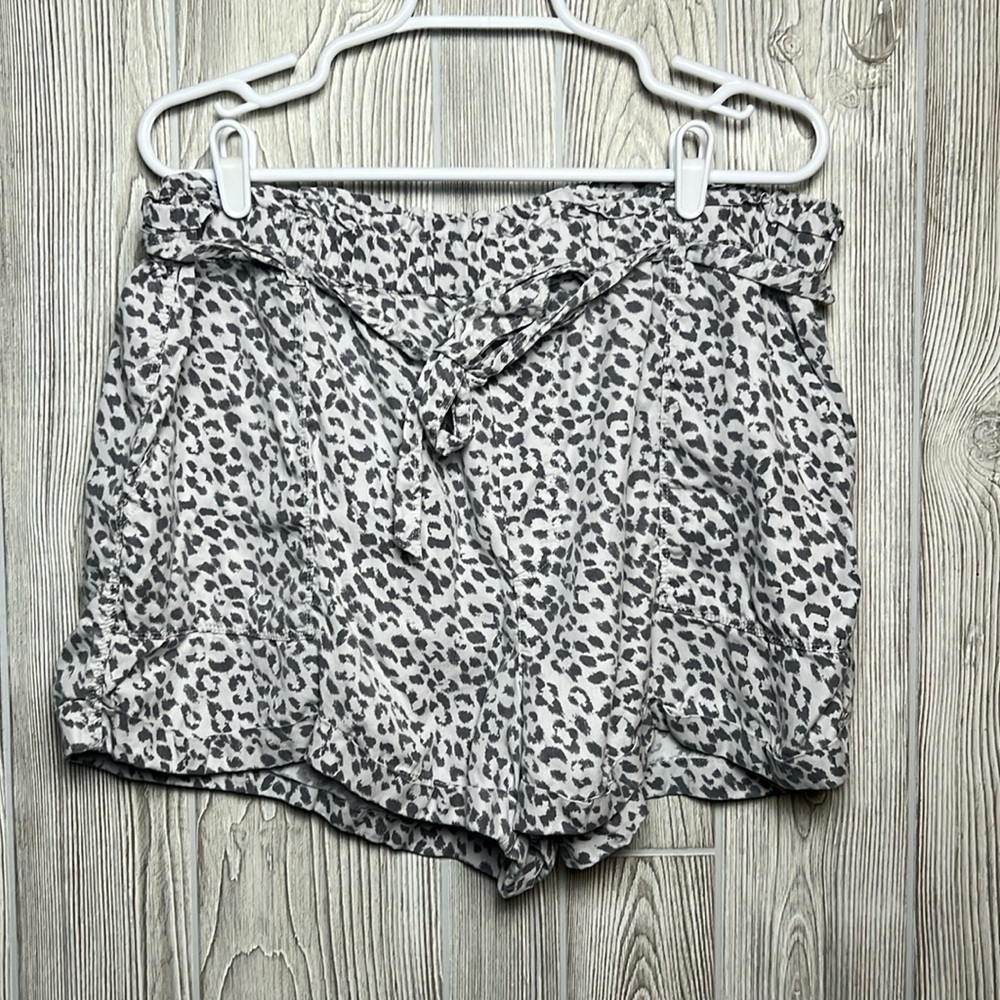 AERIE CAMP SHORTS XXL GREY BLACK CHEETAH LEOPARD PAPERBAG SHORT BOW BELT AE